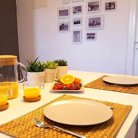 Skenza's Loft Near And Center Апартаменты *