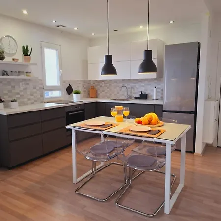 Daire Skenza's Loft Near And Center Split